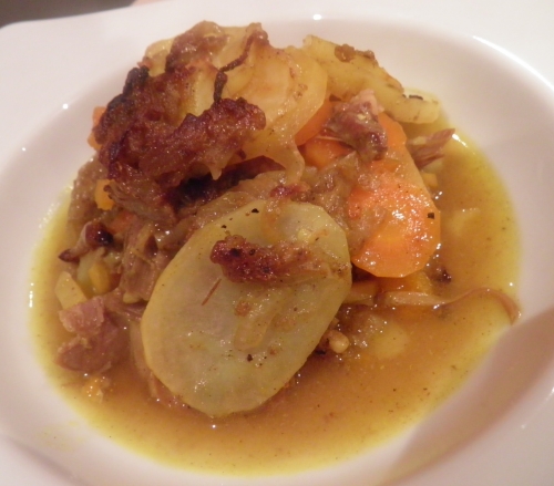 oignons,pommes de terre,curry,bouillon de volaille,curcuma,piment,canard confit,agneau de 5 heures,jus d'agneau de 5 heures,butternut,navets boule d'or,carottes