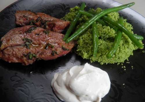 agneau,semoule,haricots verts,menthe,cresson de fontaine,basilic,persil plat,piment d'espelette,massala tandoori,poivron vert,yaourt grec,ail,citron vert