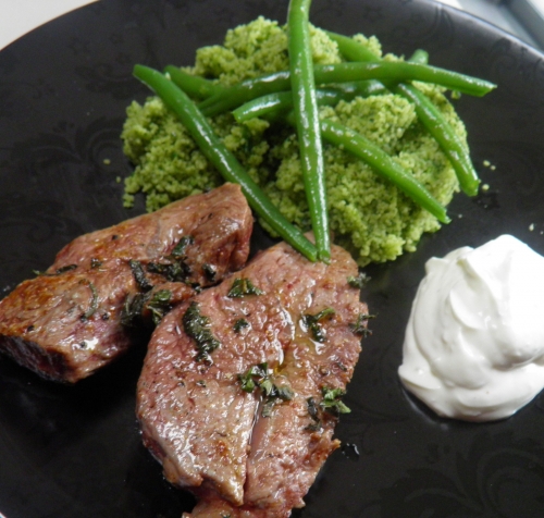 agneau,semoule,haricots verts,menthe,cresson de fontaine,basilic,persil plat,piment d'espelette,massala tandoori,poivron vert,yaourt grec,ail,citron vert