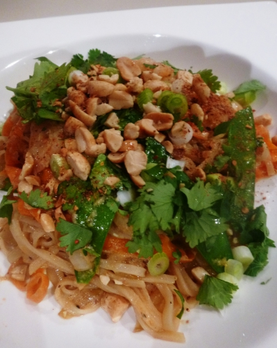 crevettes,chicons,carotte,asperges vertes,citron vert,coriandre,cacaouhetes,piments,vermicelle,nam pla,sauce poisson,ketjap manis,ail,gingembre,vinaigre de riz,citronelle,kefir,jeunes oignons