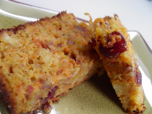 carottes,noix de pécan,amandes,cranberries,citron,sucre de canne,levure,cannelle,gingembre