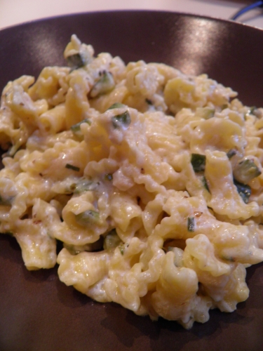 courgettes,chèvre frais,corolles d'alsace,pâtes,ail,origan,vin blanc sec,crème,thym,piment d'espelette, parmesan