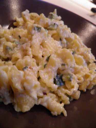 courgettes,chèvre frais,corolles d'alsace,pâtes,ail,origan,vin blanc sec,crème,thym,piment d'espelette, parmesan