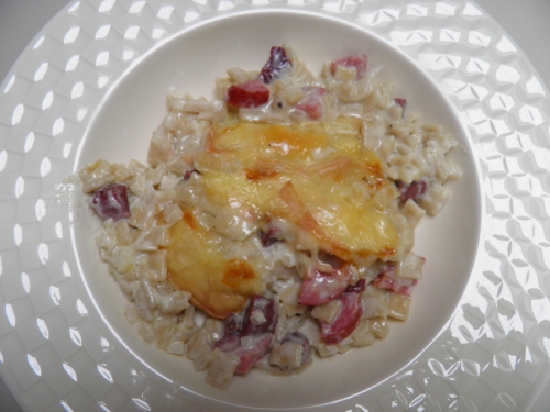 oignons,diots,saucissons,gésiers de canard,crozets de savoie,crozets,vin blanc sec,crème liquide,crème epaisse,munster