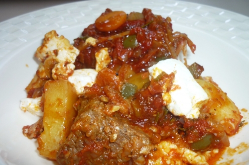 Agneau, Gigot d'Agneau, Thym, Laurier, Romarin, Ail, Oignons, Carottes, Pommes de Terre, Tomates, Concentré de Tomates, Origan, Vin Blanc, Poivron Vert, Citron, Cannelle 