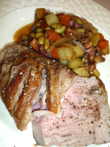 gigot d'agneau,agneau,carottes,oignons,pommes de terre,francelines,ail,lardons fûmés,flageolets,bouquet garni,vin rouge,fond d'agneau,fleur de sel