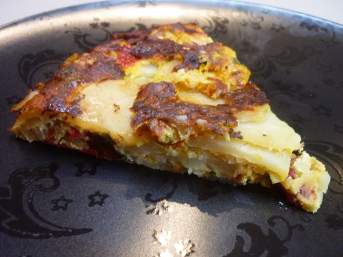 oeufs,chorizo,oignons,ail,pimientos del piquillo,piment d'espelette,persil