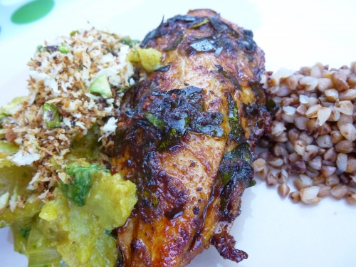 poulet,lait de coco,coco désydraté,curry,curcuma,pommes granny smith,oignons,coriandre,pistaches,panko,ketjap manis,huile de sésame,beurre clarifié,sucre,piment doux fumés,espresso,café,keffir,sarrasin,graines de sarrasin,ail,worcestershire