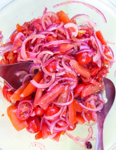 tomates,tomates grappe,san marzano,tomates sèchées,oignons rouges,vinaigre balsamique