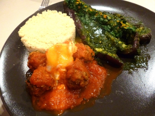 aubergine,basilic,coriandre,menthe,persil plat,ras-el-hanout,graines de cumin,ail,jus de citron,agneau,haché d'agneau,cumin,cannelle,paprika,tomates,san marzano,curcuma,cayenne,oeufs,semoule