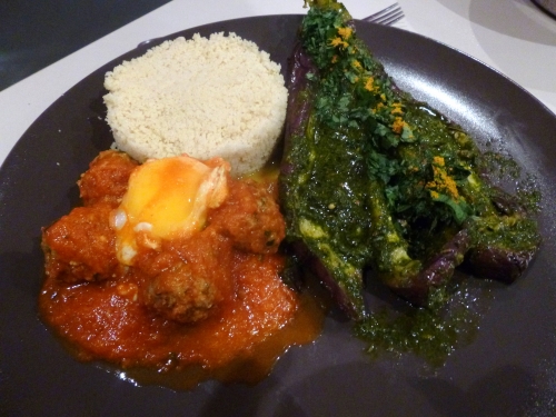 aubergine,basilic,coriandre,menthe,persil plat,ras-el-hanout,graines de cumin,ail,jus de citron,agneau,haché d'agneau,cumin,cannelle,paprika,tomates,san marzano,curcuma,cayenne,oeufs,semoule