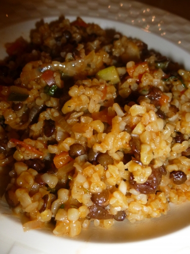 boulgour,lentilles,carottes,bouillon de légumes,raisins secs,piment d'espelette,paprika doux,courgettes,pomme boscoop,graines de cumin,concentré de tomates,citron,tomates,san marzano,coriandre