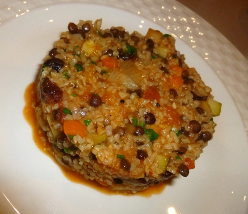 boulgour,lentilles,carottes,bouillon de légumes,raisins secs,piment d'espelette,paprika doux,courgettes,pomme boscoop,graines de cumin,concentré de tomates,citron,tomates,san marzano,coriandre