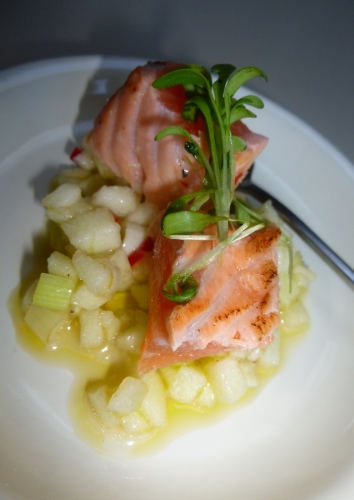 granny-smith,jeunes oignons,saumon,espadon,thon,citron vert,ail,piment,fleur de sel,cressonette