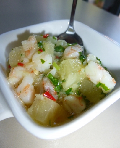 crevettes roses,ananas,citron vert,huile de tournesol,gingembre,coriandre,piment,rhum,piment d'espelette