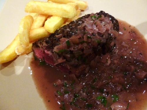 vinaigre de vin rouge,cognac,boeuf,onglet,echalottes,vin blanc