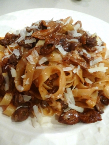 foies de volaille,tagliatelle,marsala,vinaigre balsamique,parmesan,oignons,thym,jus de truffe,cèpes,concentré de tomates