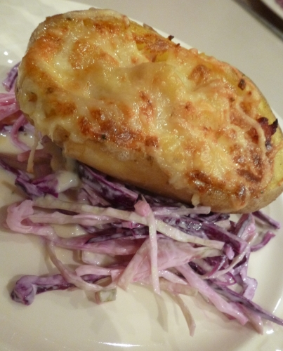 reblochon,vin blanc,echalote,lard,vacherin mont d'or,etivaz,pommes de terre,saindoux,crème fouéttée,bouillon de légumes,bouillon de volaille,chou rouge,chou vert,vinaigre blanc,moutarde,huile de pépins de raisins,pomme,oeufs