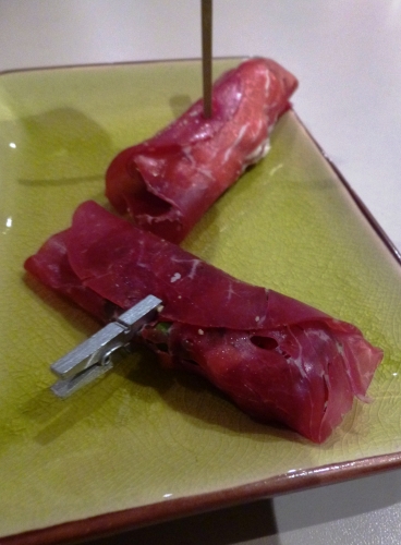 bresaola,roquette,parmesan,tomate séchée,tomate confite,poires,balsamique,vinaigre balsamique,gorgonzola,mascarpone,noix