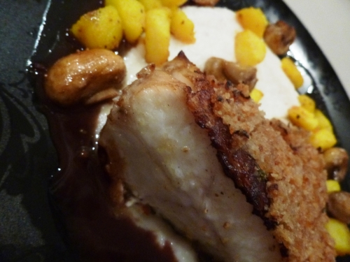persil tubéreux,citron,turbot,moutarde,moutarde bister,ail,echalote,vin blanc,graisse d'oie,pomme de terre,champignons,fenouil,céleri,vin rouge,chapelure,beurre clarifié,champignons sauvages,fond de veau