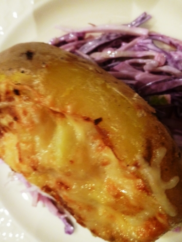 reblochon,vin blanc,echalote,lard,vacherin mont d'or,etivaz,pommes de terre,saindoux,crème fouéttée,bouillon de légumes,bouillon de volaille,chou rouge,chou vert,vinaigre blanc,moutarde,huile de pépins de raisins,pomme,oeufs