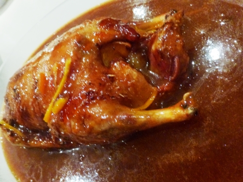 Oranges Bigarades, Canard de Barbarie, Fond Brun Lié, Vinaigre de Vin Blanc, Vinaigre Balsamique, Citron, Sucre, Jus d'Oranges, Gelée de Groseilles, Marmelade d'Oranges Amères, Grand Marnier, Curaçao, Caramel 