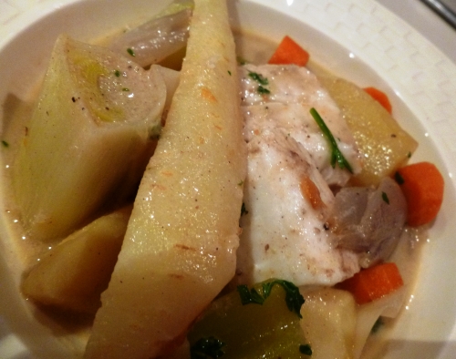 cabillaud,echalotes,carottes,pomme,pommes de terre,citron,vin blanc sec,calvados,fumet de poisson,oeuf,crème,navets,céleri,poireau,racine de persil,panais,choux-rave