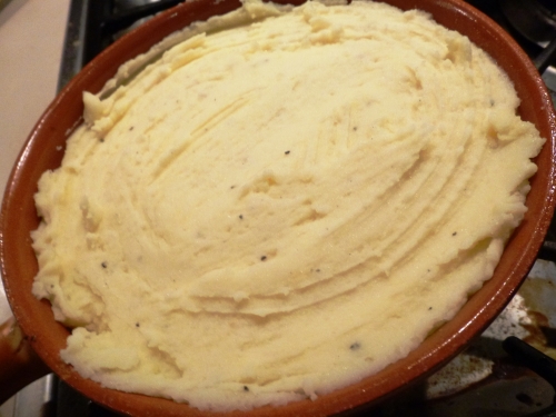 foies de volaille,pommes de terre,bintjes,echalotes,vinaigre balsamique,banyuls,crème epaisse,chapelure,gruyère,sucre