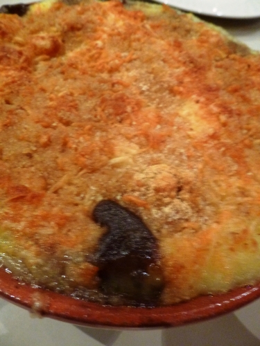 foies de volaille,pommes de terre,bintjes,echalotes,vinaigre balsamique,banyuls,crème epaisse,chapelure,gruyère,sucre