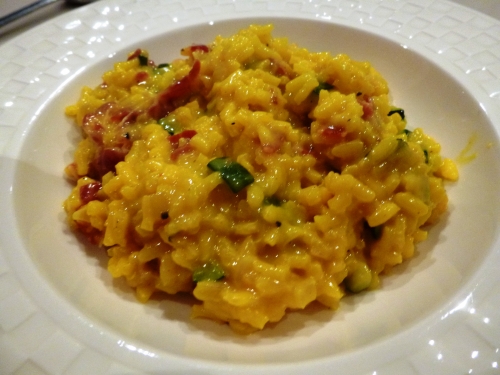 courgette,ail,jambon cru,riz carnarolli,echalote,vin blanc sec,vermouth,bouillon de volaille,mascarpone,parmesan,beurre