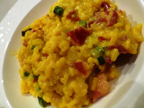 courgette,ail,jambon cru,riz carnarolli,echalote,vin blanc sec,vermouth,bouillon de volaille,mascarpone,parmesan,beurre