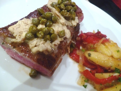 boeuf,anchois,câpres,poivron,pommes de terre,oignons,ail,thym,beurre,echalote,citron