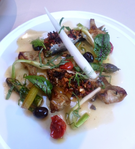 artichauts,artichauts violets,barigoule,oignons,carottes,poireau,lard fumé,citron,vin blanc sec,bouillon de volaille,persil,huile d'olive,grains de coriandre,céleri,ail,tomates cerises,miel,fenouil,olives noires,asperges vertes,basilic,oseille sanguine,sardines,chapelure,vinaigre balsamique,jus d'orange,romarin,thym,tomates confites,pignons