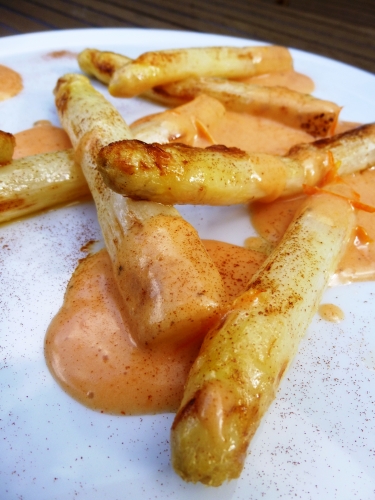 asperges blanches,asperges de malines,oranges sanguines,beurre,cayenne,espresso soluble,laurier,citron,oeufs