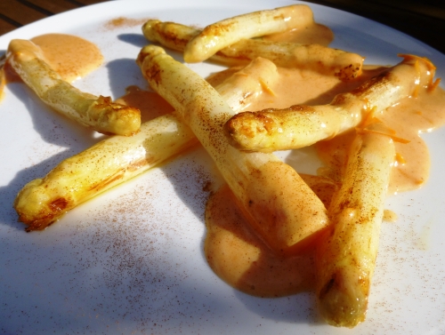 asperges blanches,asperges de malines,oranges sanguines,beurre,cayenne,espresso soluble,laurier,citron,oeufs