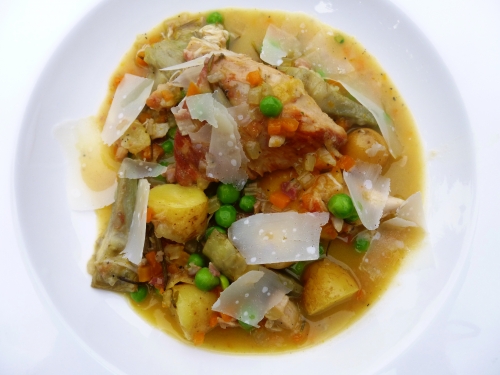 poulet,artichaut,petit pois,pancetta,guanciale,vin blanc,bouillon de volaille,carotte,céleri blanc,oignon blanc,badiane,laurier,romarin,parmesan,grenailles,shery dry,citron