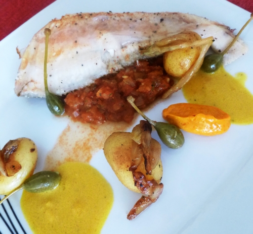 plie,câprons,fenouil,grenailles,tomates,beurre clarifié,vinaigre balsamique,rouille,purée de tomates,safran,vin blanc,fumet de poisson,anchois,crème
