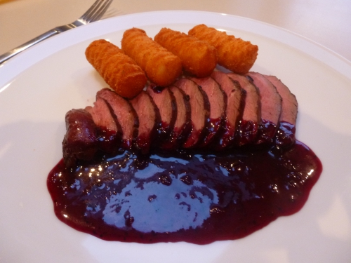 magret,canard,piment d'espelette,cassis,vinaigre de vin à la framboise,vin rouge,fond de volaille,banuyls,echalotes,miel,oranges