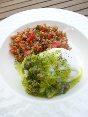 petit epeautre,tomates,oignon nouveau,basilic,citron,huile d'olive,ail,câpres,fleur de sel,burrata