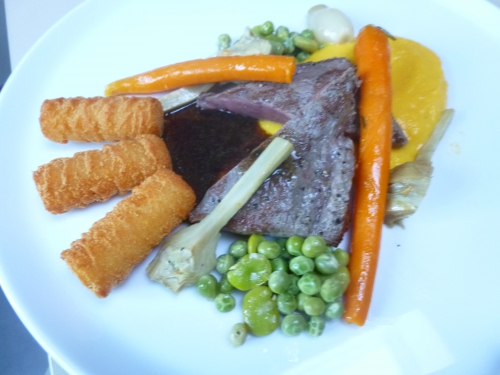 butternut,carottes,crème epaisse,bouillon de volaille,parmesan,artichauts,jeunes oignons,petits pois,fèves des marais,os et parures d'agneau,poireau,céleri,echalotes,ail,romarin,lard,citron,vin blanc,vin rouge,coriandre,cumin,vadouvan,gomme xanthane