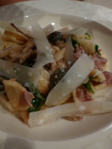 Orechiette, Jambon Ganda, Olives Noires, Câprons, Roquette, Purée d'Ail, Purée de Piments, Purée de Citron Confit au Gingembre, Huile d'Olive, Parmesan