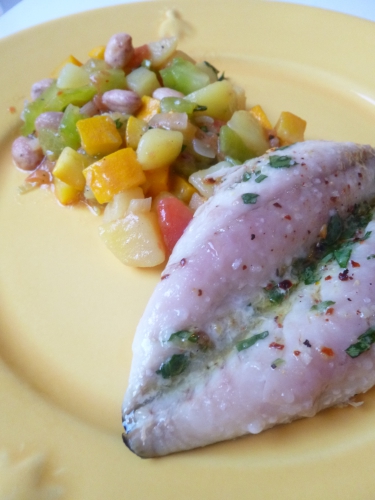 courgette jaune,tomate rouge,san marzano,tomate jaune,green zebra,grenailles,basilic,vinaigre balsamique,huile d'olive,citron,jeune oignon,ail,seafood & fish mélange santa maria,haricots rouges,maquereaux