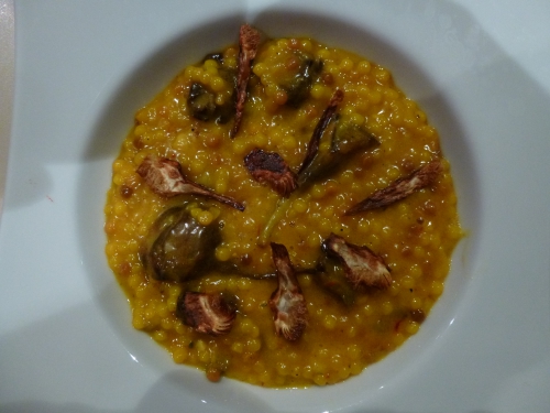 fregola,artichauts,parmesan,safran,bouillon de volaille,os à moële,ail,echalote,thym,crème,beurre