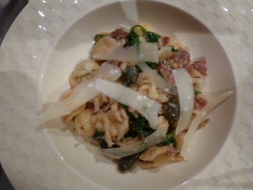 Orechiette, Jambon Ganda, Olives Noires, Câprons, Roquette, Purée d'Ail, Purée de Piments, Purée de Citron Confit au Gingembre, Huile d'Olive, Parmesan