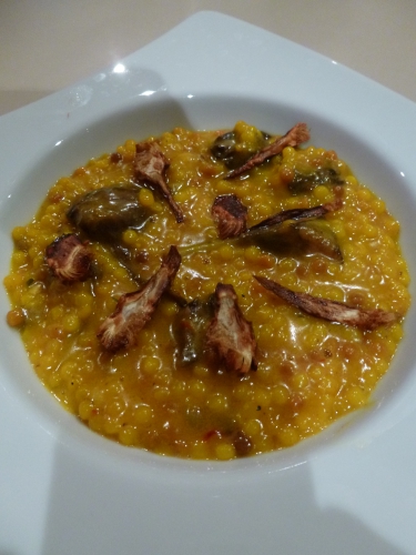 fregola,artichauts,parmesan,safran,bouillon de volaille,os à moële,ail,echalote,thym,crème,beurre