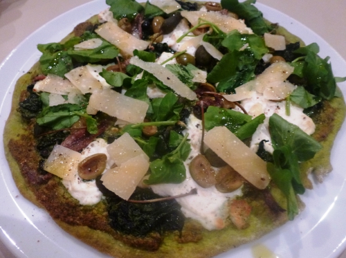 epinards,farine 00,levure sèche,huile d'olive,pignons de pin,parmesan,basilic,ail,citron,ricotta,cresson,olives vertes,câprons,anchois