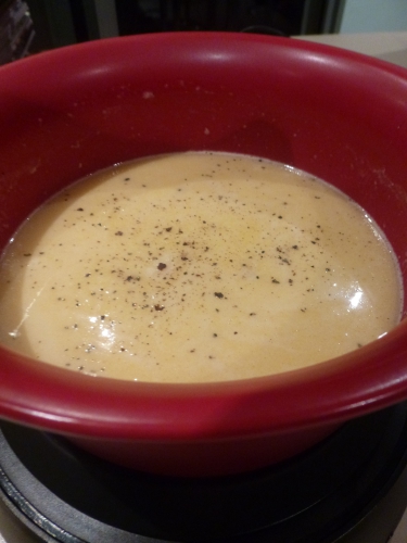 etivaz,vacherin fribourgeois,ail,vin blanc,kirsch,poivre,pain,grenailles,muscade