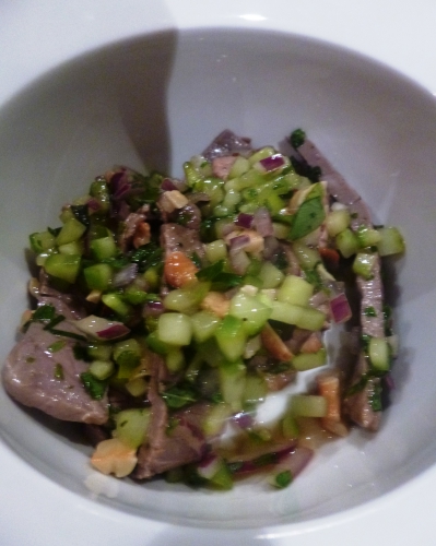 Boeuf, Limousin, Citron, Citron Vert, Concombre, Piments Verts Thaï, Coriandre, Menthe, Oignon Rouge, Huile de Sésame, Ail, Sauce d'Huitre, Noix de Cajou