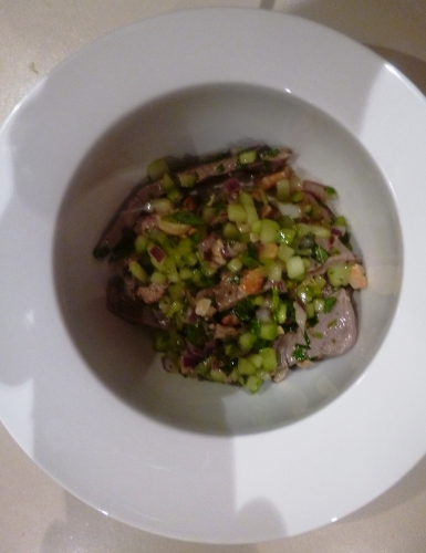 Boeuf, Limousin, Citron, Citron Vert, Concombre, Piments Verts Thaï, Coriandre, Menthe, Oignon Rouge, Huile de Sésame, Ail, Sauce d'Huitre, Noix de Cajou