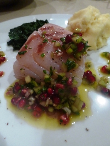 Cabillaud, Huile de Pépins de Raisins, Romarin, Basilic, Coriandre, Ail, Citron, Epinards, Beurre, Lait Battu, Muscade, Grenade, Jeunes Oignons, Concombre, Persil Plat